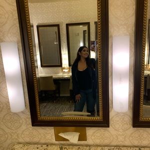 Meet your Posher, Itzel